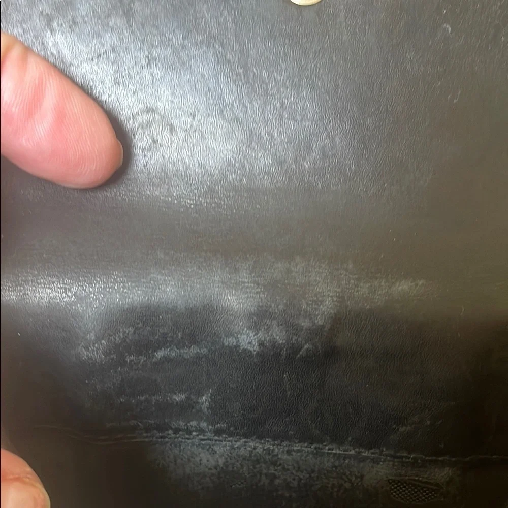 Gucci vintage  Black Jackie pistonWallet with Gold Hardware
